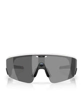 Oakley Sports Sunglasses 9463-46 Sutro Lite Matte White Clear Photochromic