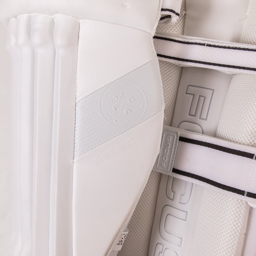 Focus SELECT Edition Pads White Youth - Cric Studio