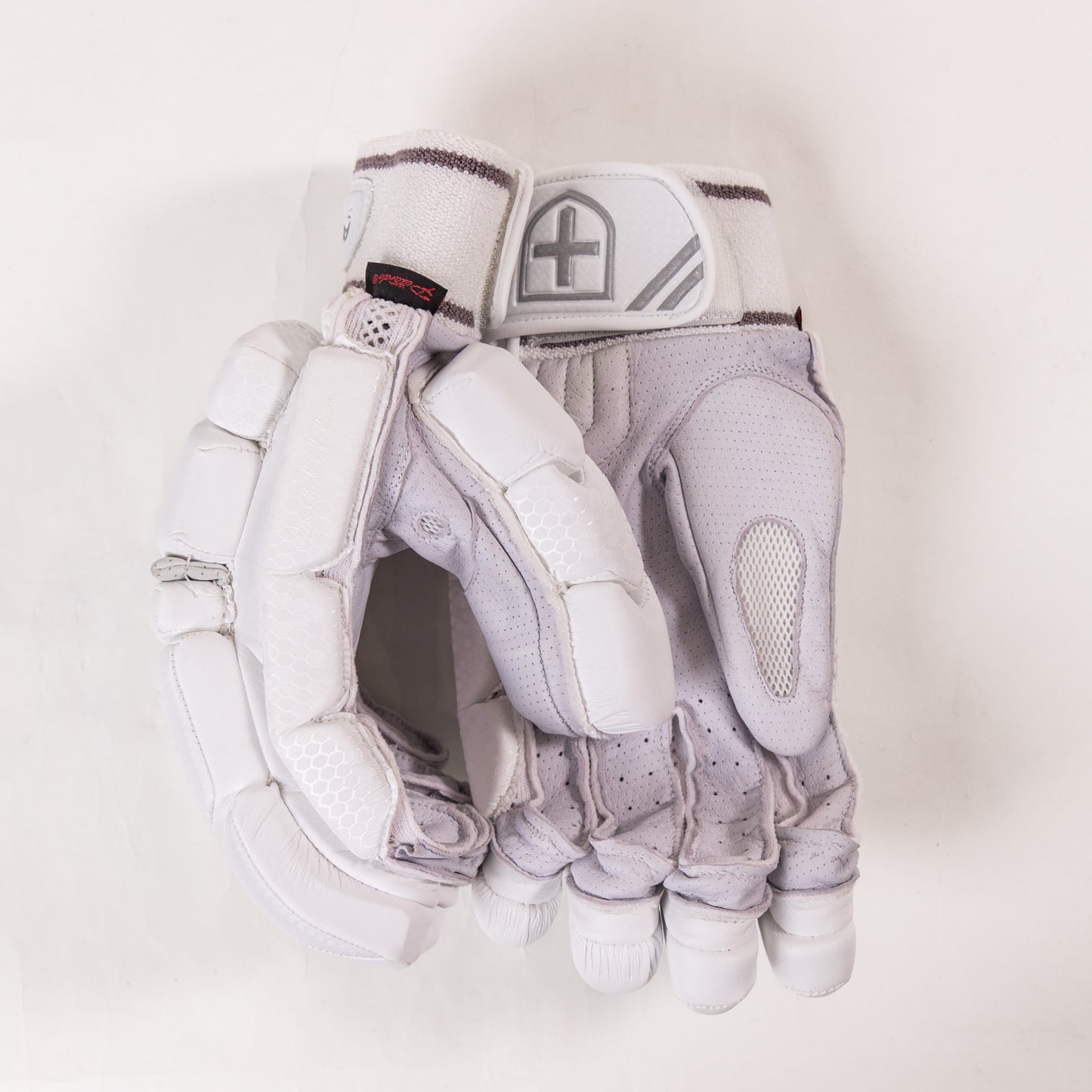 Focus Limited Edition Gloves White - Cric Studio