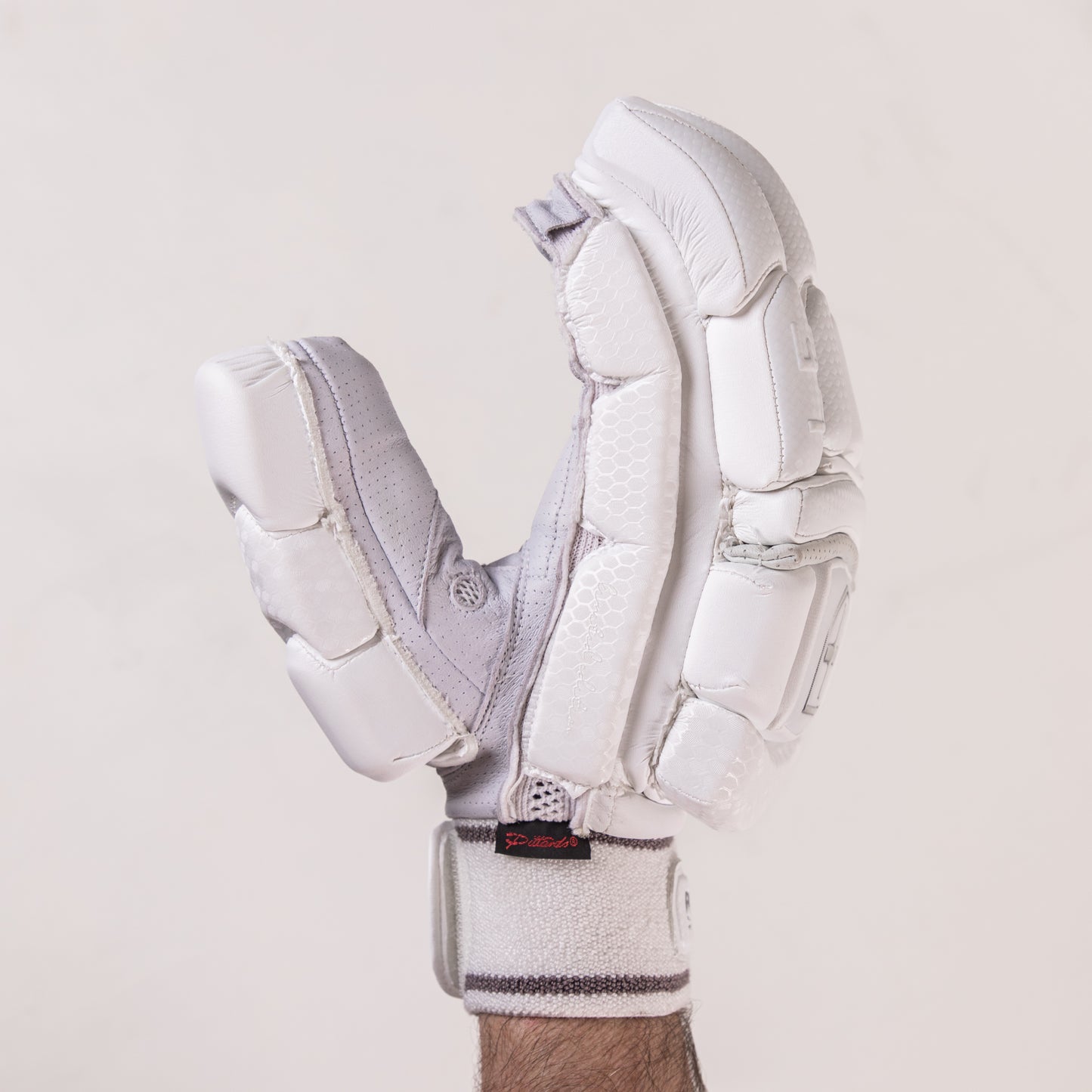 Focus Limited Edition Gloves White - Cric Studio