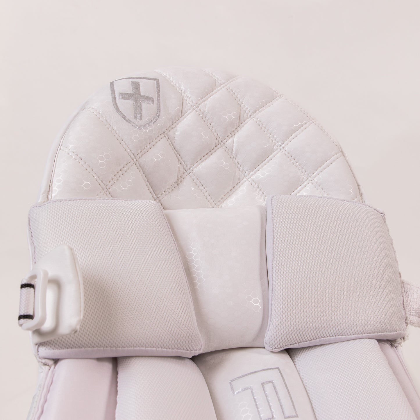 Focus Limited Pads Adult - Cric Studio