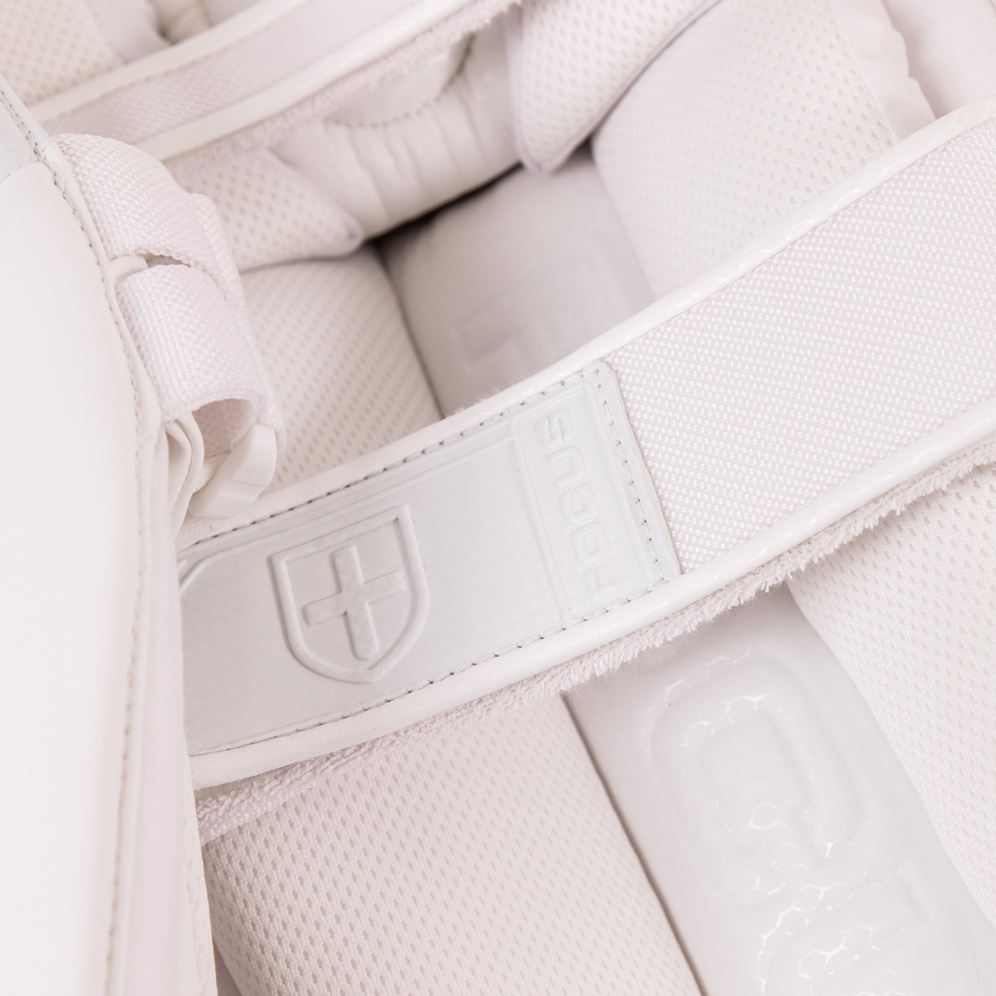 Focus Player Pads White - Cric Studio