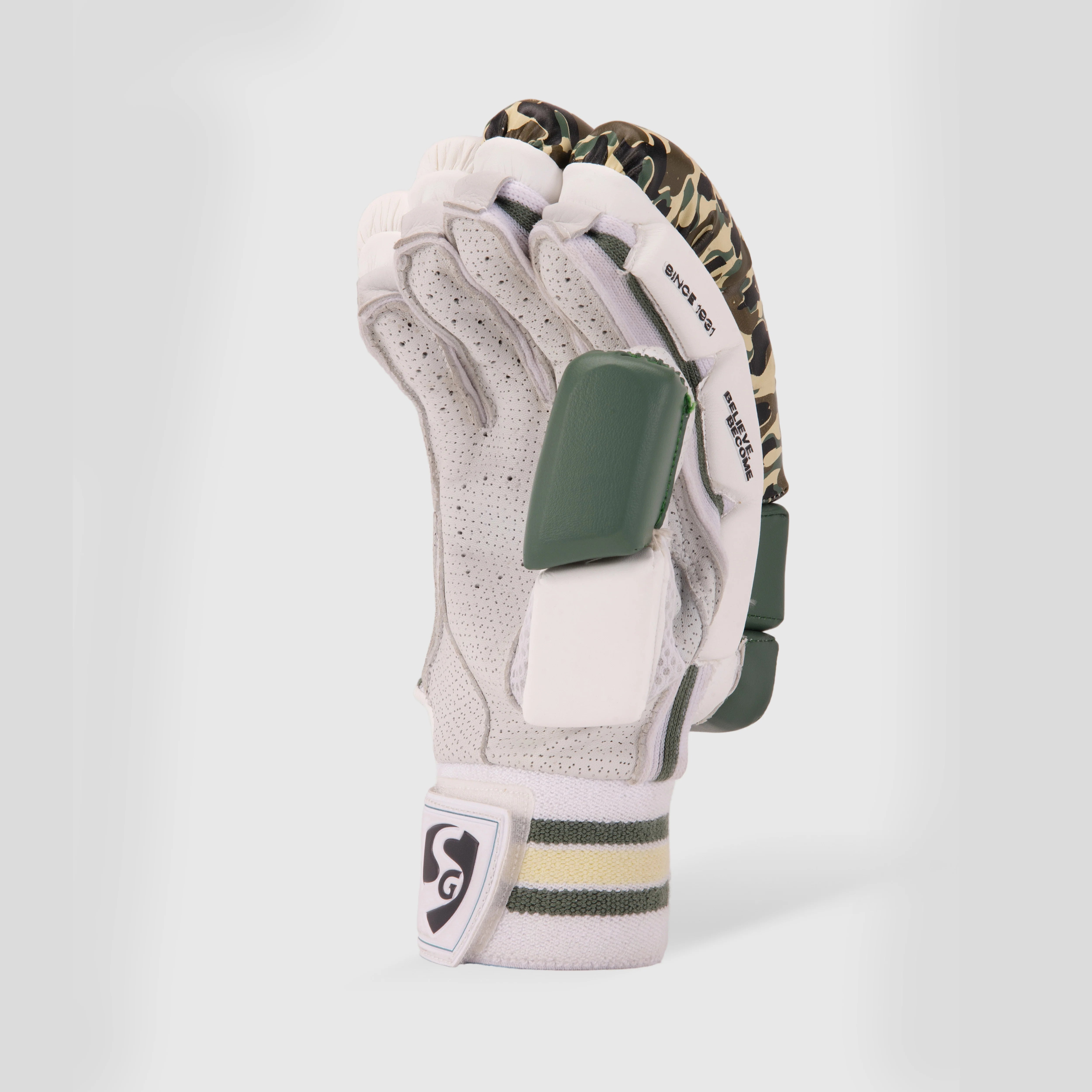 SG Batting Gloves Savage Edition