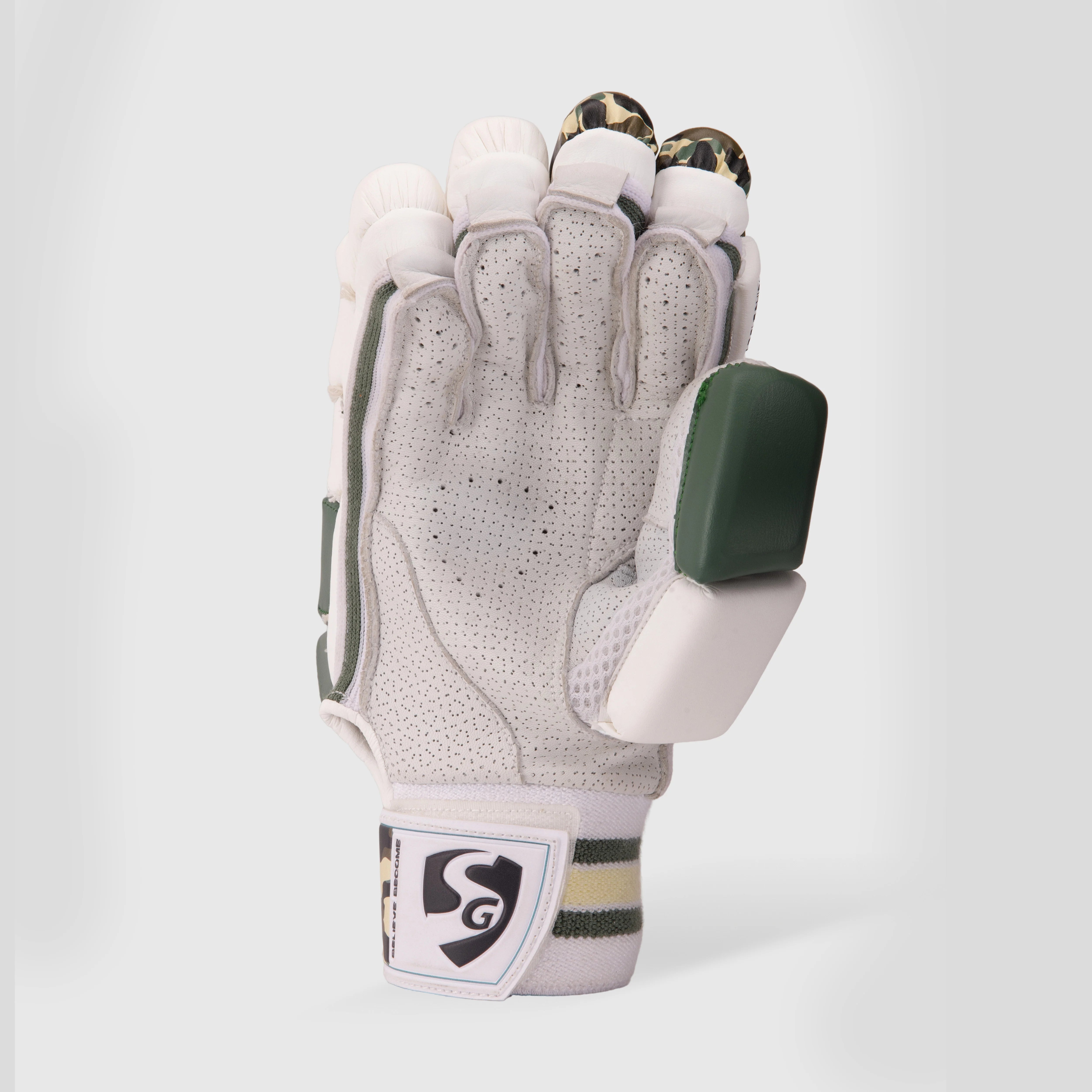 SG Batting Gloves Savage Edition