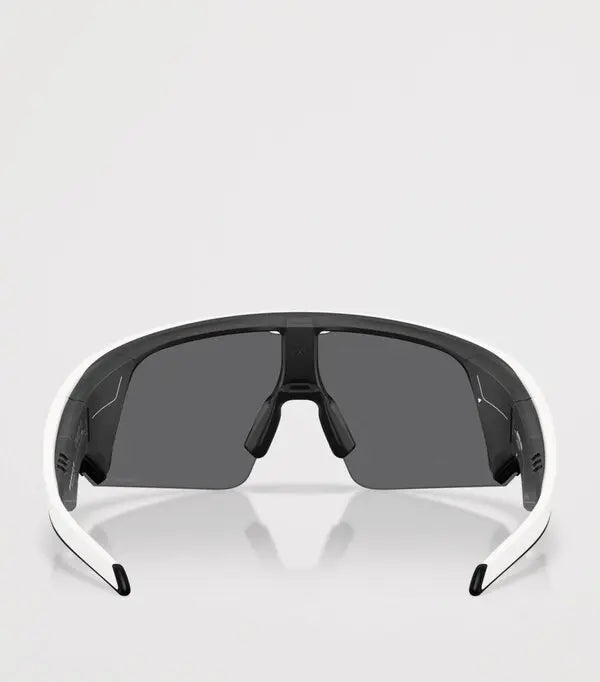 Oakley Sports Sunglasses 9463-46 Sutro Lite Matte White Clear Photochromic