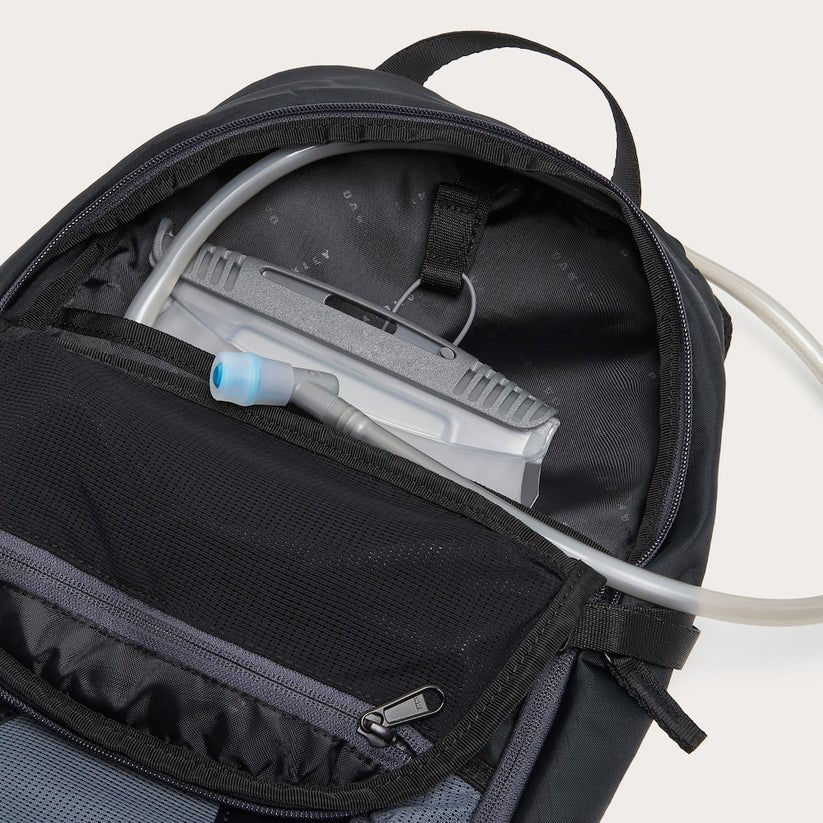 SEEKER TRAVERSE RC HYDRA BAG - Cric Studio