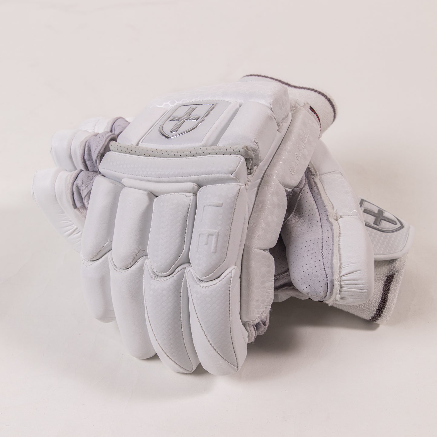 Focus Limited Edition Gloves White