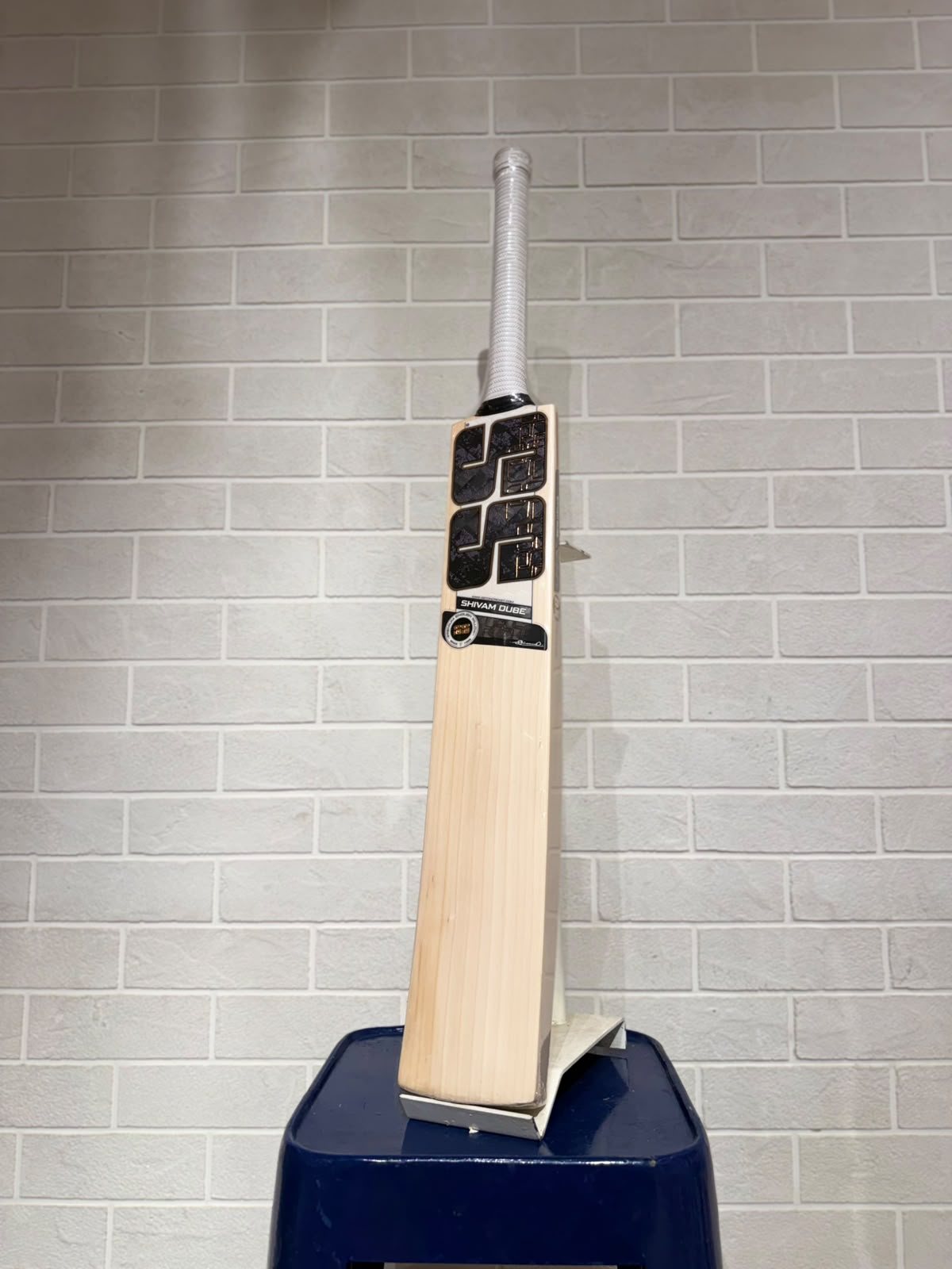 SS Cricket Bat Player(Shivam Duve)