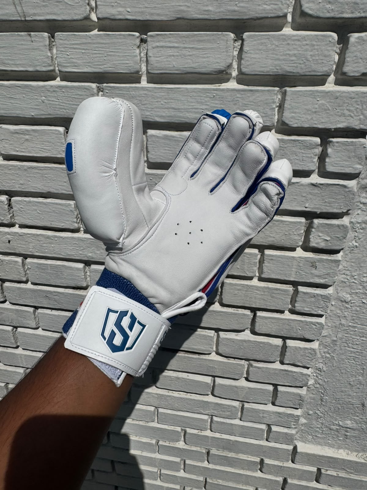 SWAR Batting Gloves VK Shape