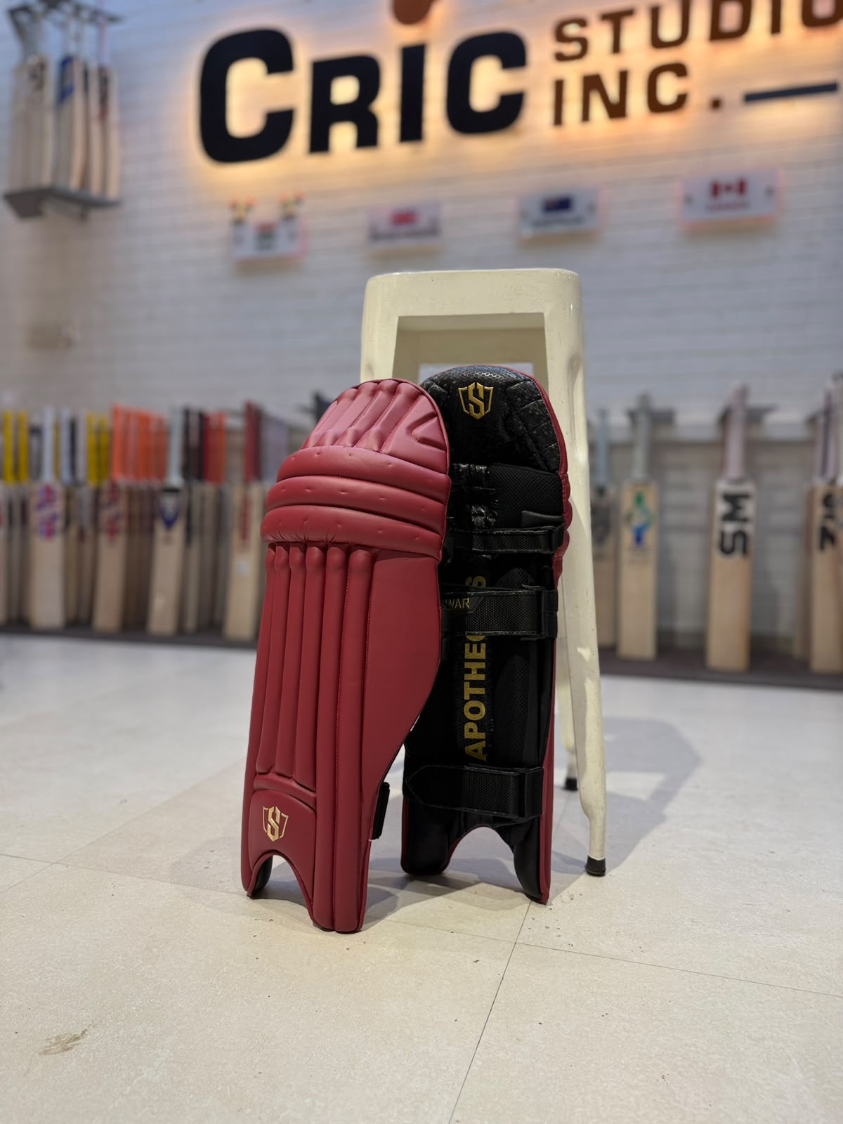 SWAR Batting Legguard Apo