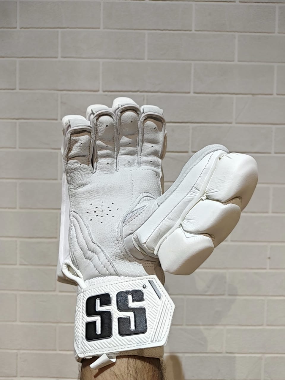 SS Batting Gloves Millenium Pro