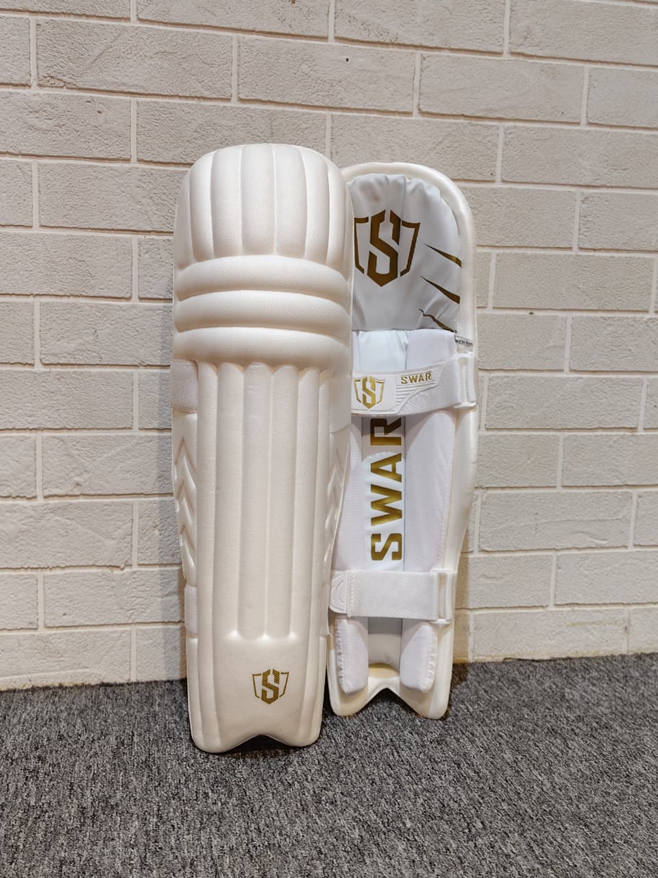 Swar Batting Legguard Moulded