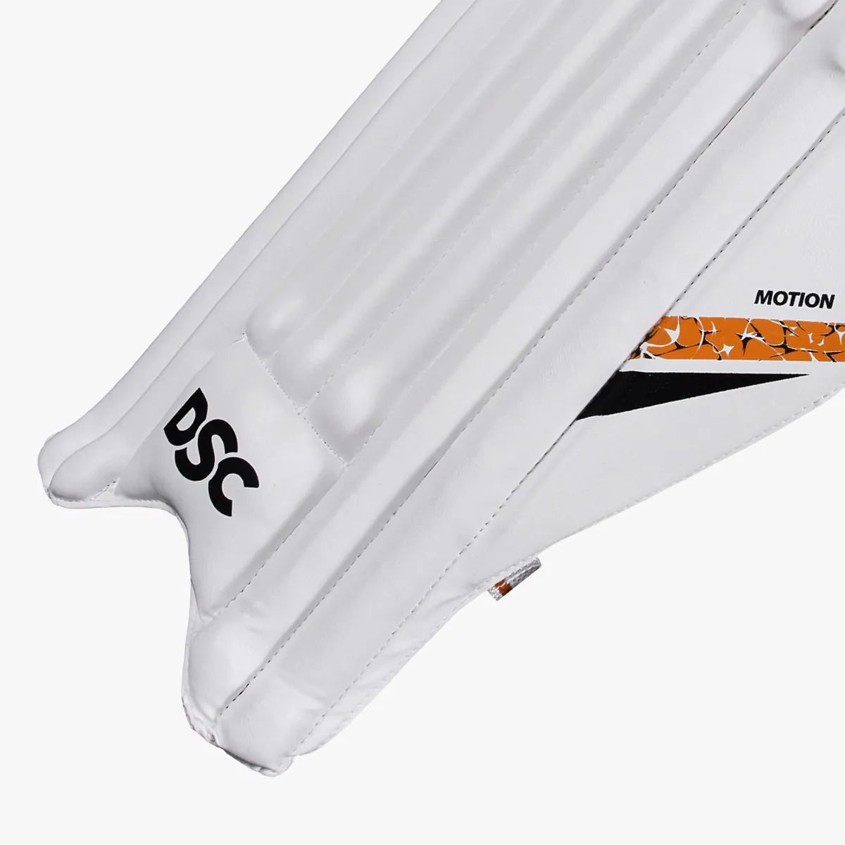 DSC Batting Legguard Motion