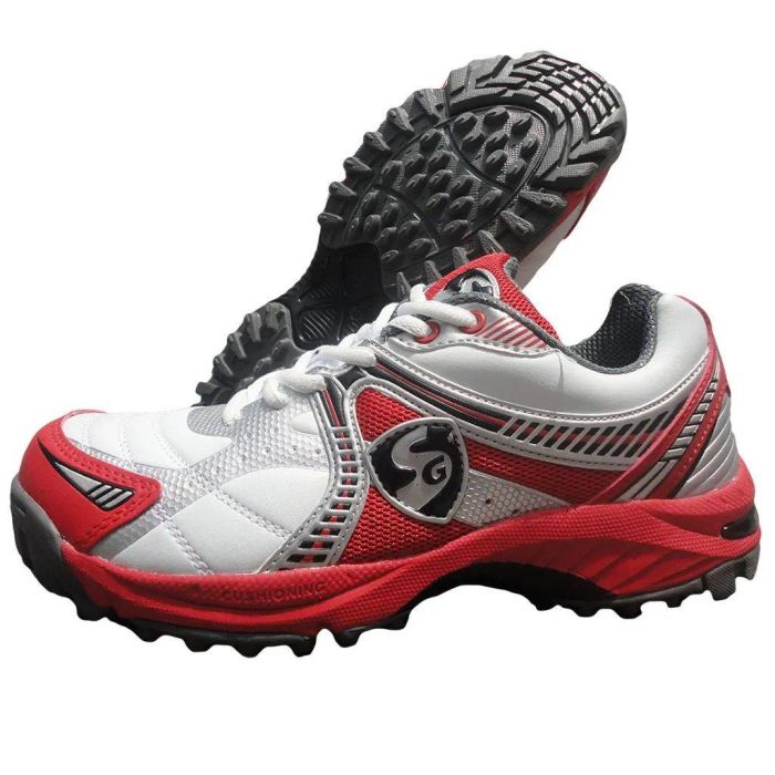SG Cricket Shoes Striker